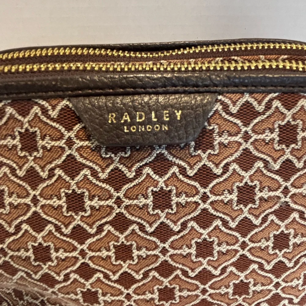 Radley London Dukes Place Crossbody Bag - Picture 4 of 9